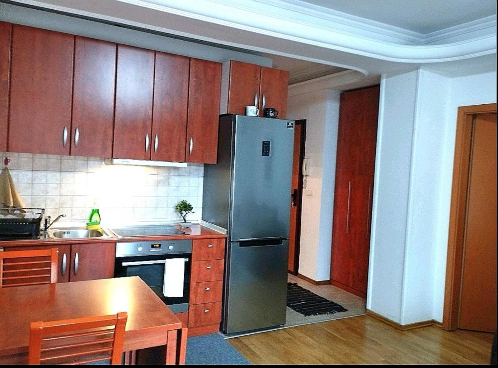 Lovely Square Apartment Purple Velvet 斯科普里 客房 照片