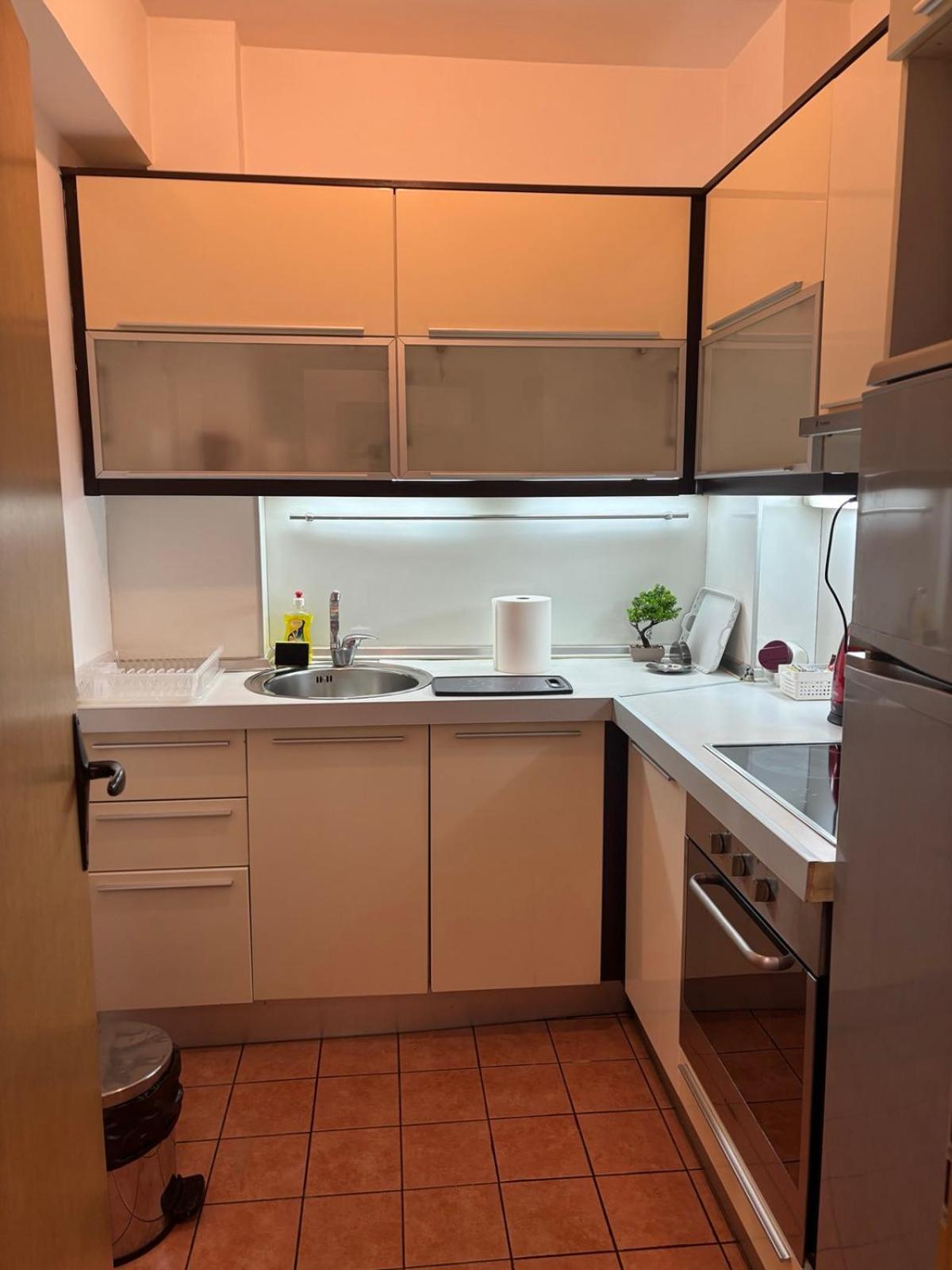 Lovely Square Apartment Purple Velvet 斯科普里 外观 照片